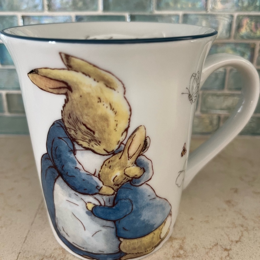 PETER RABBIT by Beatrix Potter Mug             14oz